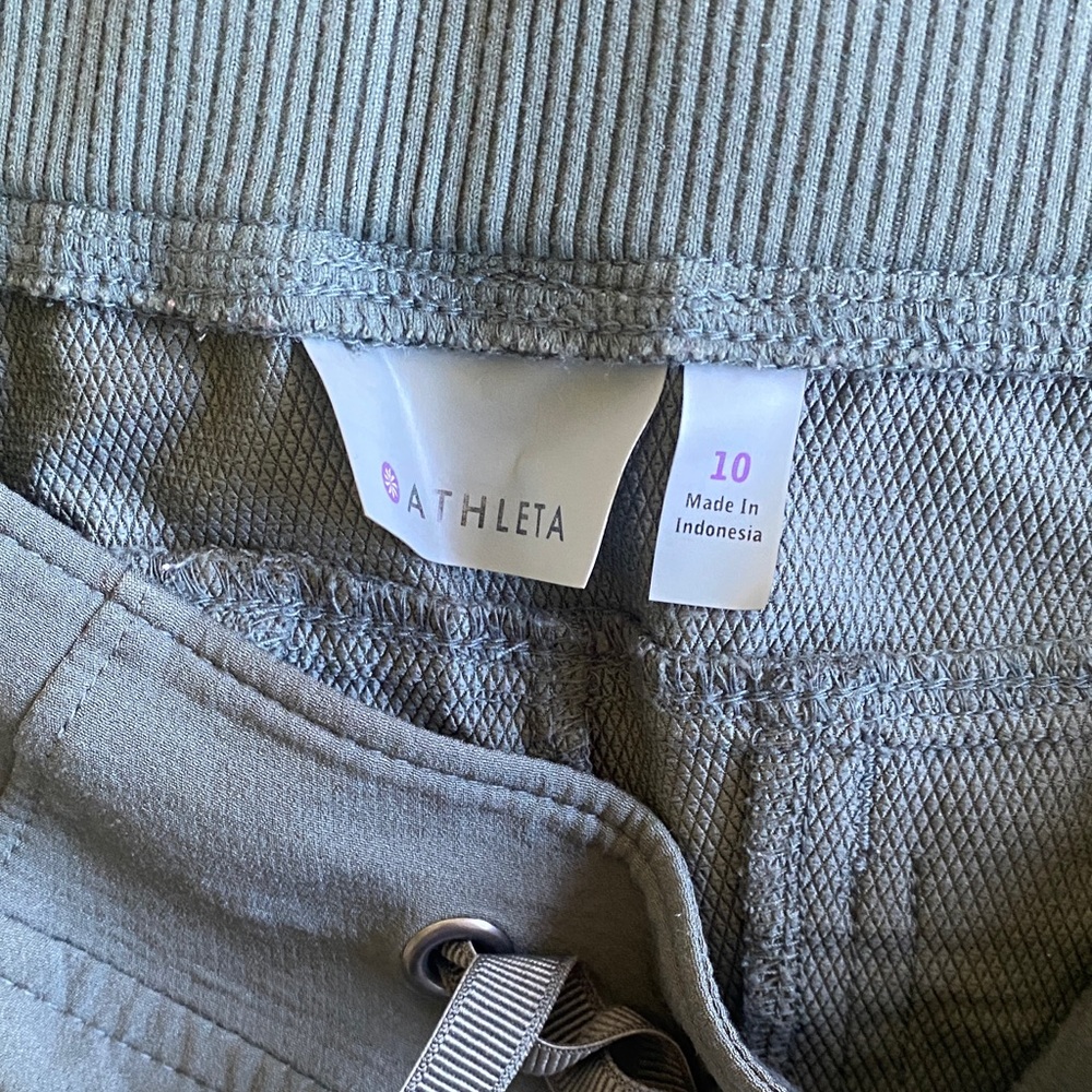 Athleta Ladies Olive Green Tech Slacks Pants